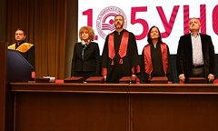 абсолвентите-от-специалност-право-получиха-своите-дипломи-на-тържествена-церемон