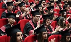 нашият-университет-беше-домакин-на-церемонията-по-връчване-на-дипломите-на-зрело
